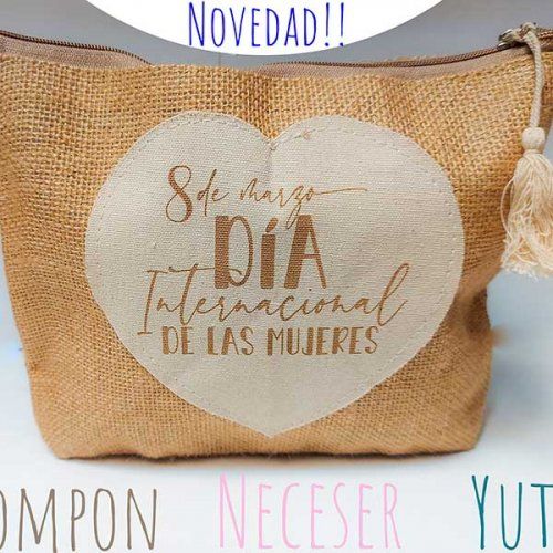 Neceser marrón personalizado con una frase en color beige
